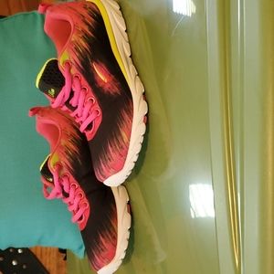 L A Gear girls athletic shoes size 1